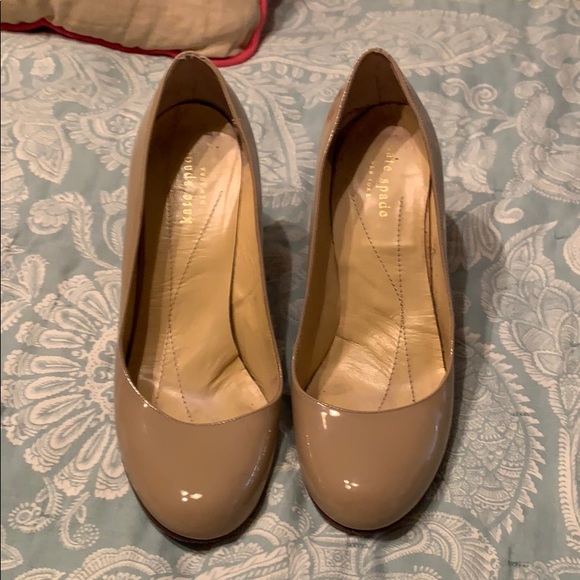 kate spade Shoes - Kate Spade nude pumps